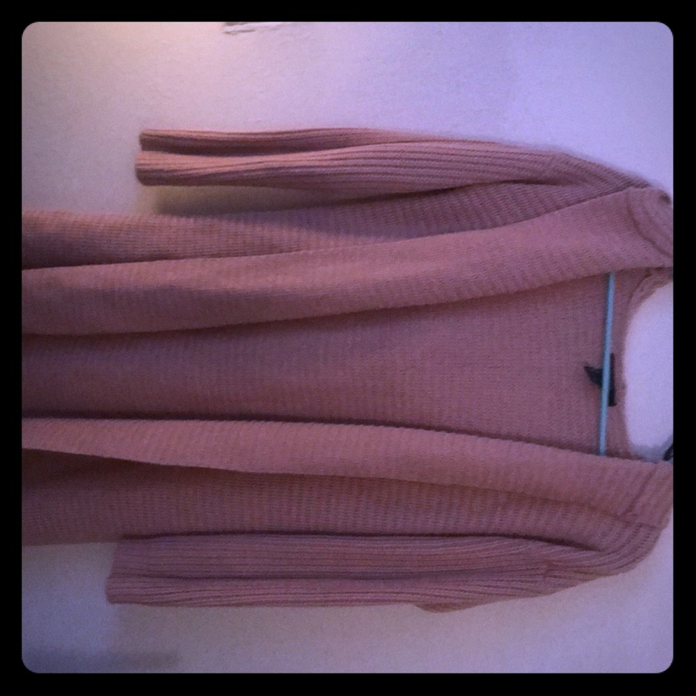 (S) Long thin sweater with a hood
